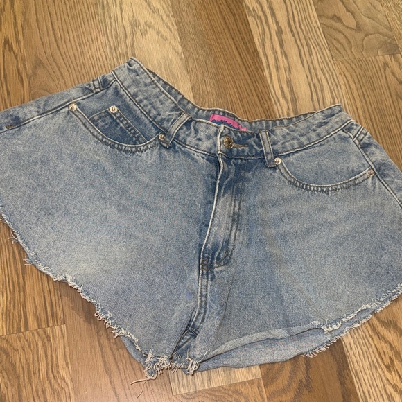 Edikted Koi Flared Denim Shorts - Picture 3 of 5